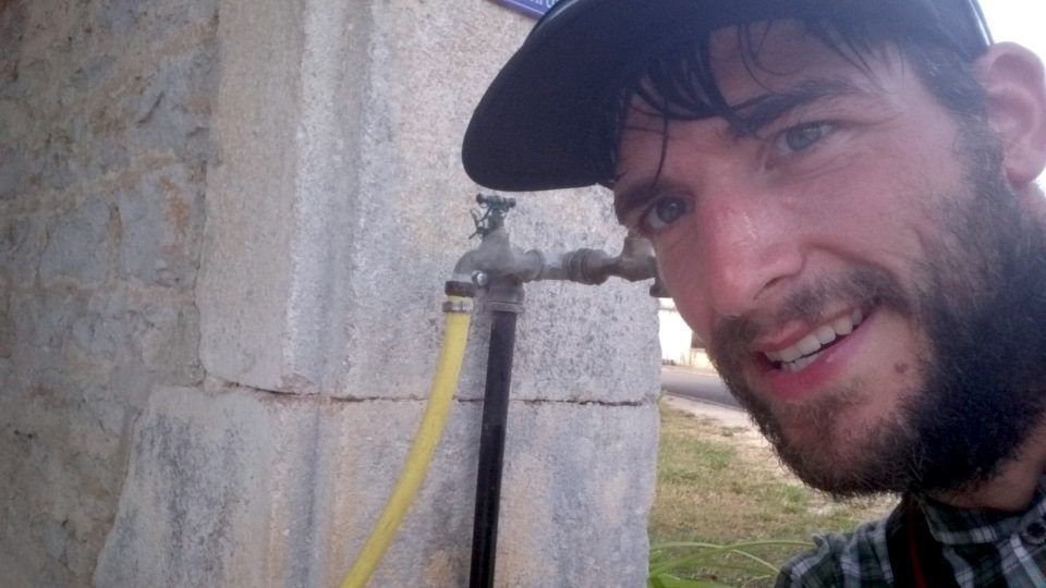 Am Brunnen, kurz nach dem Tiefpunkt.